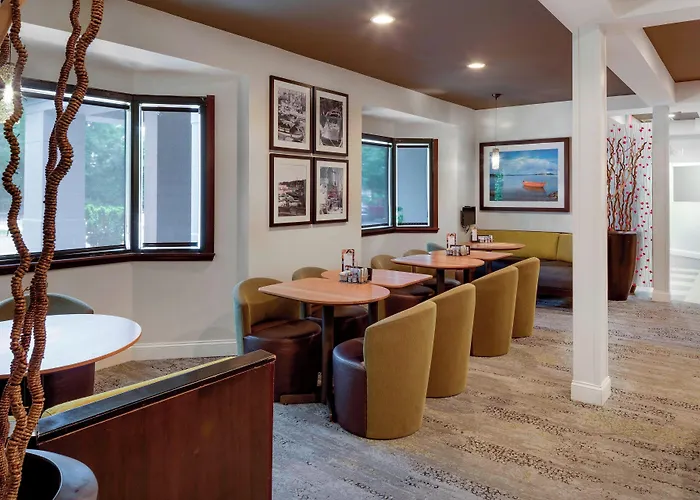 Courtyard By Marriott Portsmouth